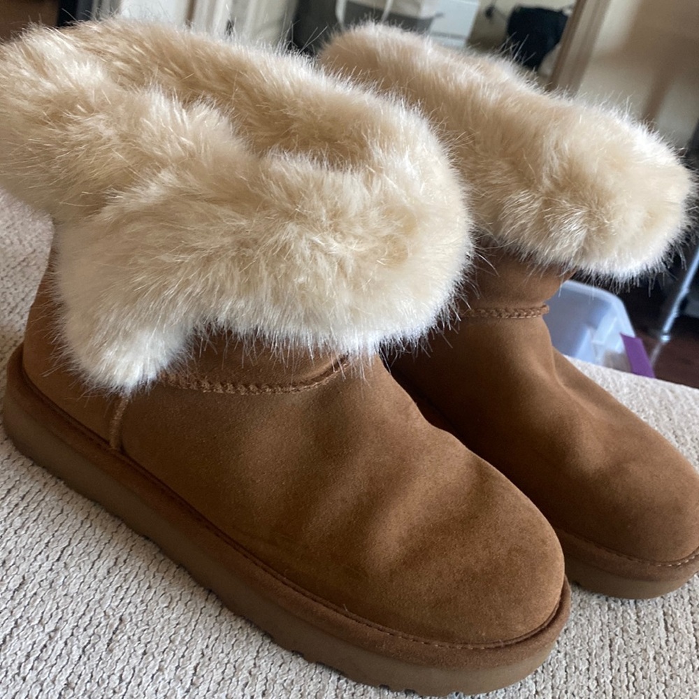 UGGS